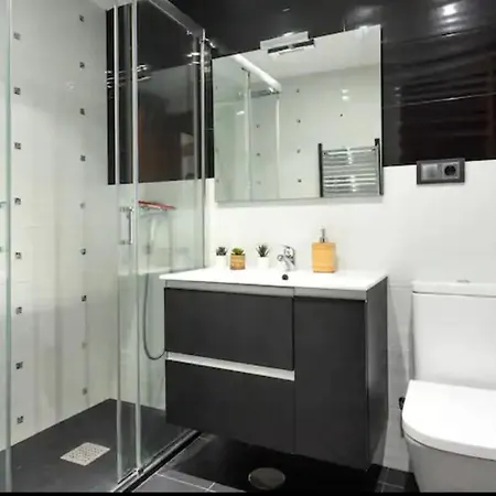 Villacoto - Piso Acogedor Y Amplio Con Wifi A Un Paseo De La Playa Хихон